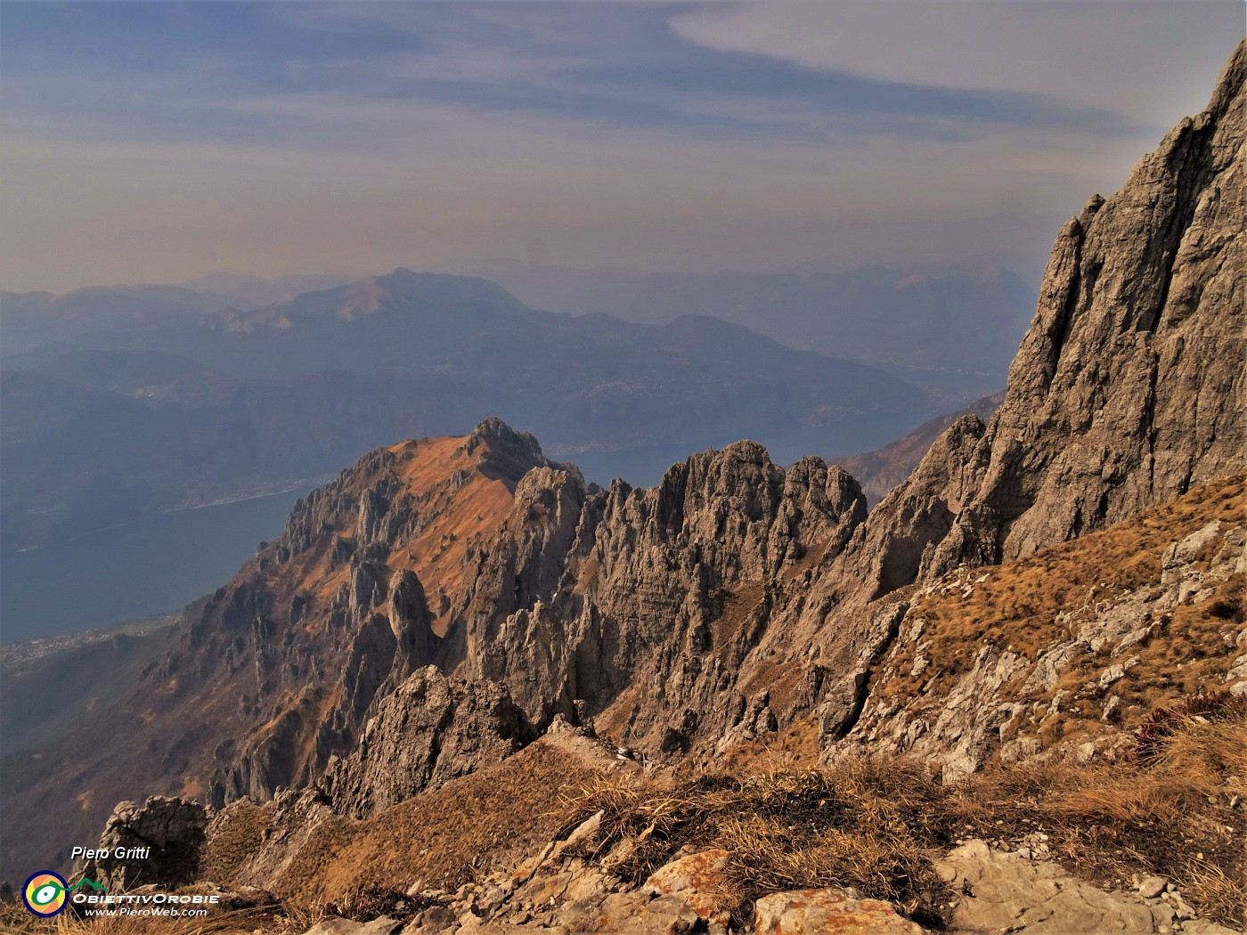 26 La mitica Cresta Segantini con vista sul Lago di Como.JPG
